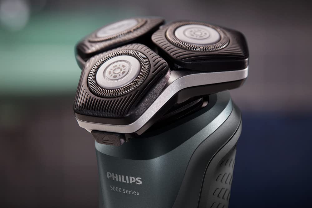 Philips Electric Shaver Series 5000, Wet & Dry with Charging Stand, S5898/25