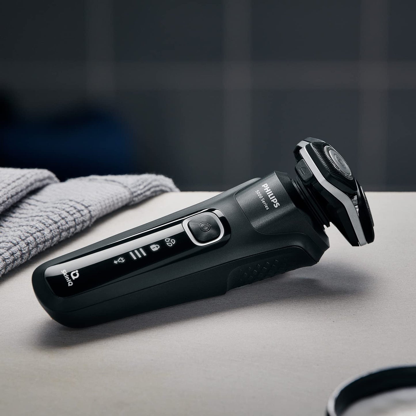 Philips Electric Shaver Series 5000, Wet & Dry with Charging Stand, S5898/25